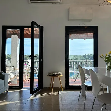 Апартаменты Bayview Haven